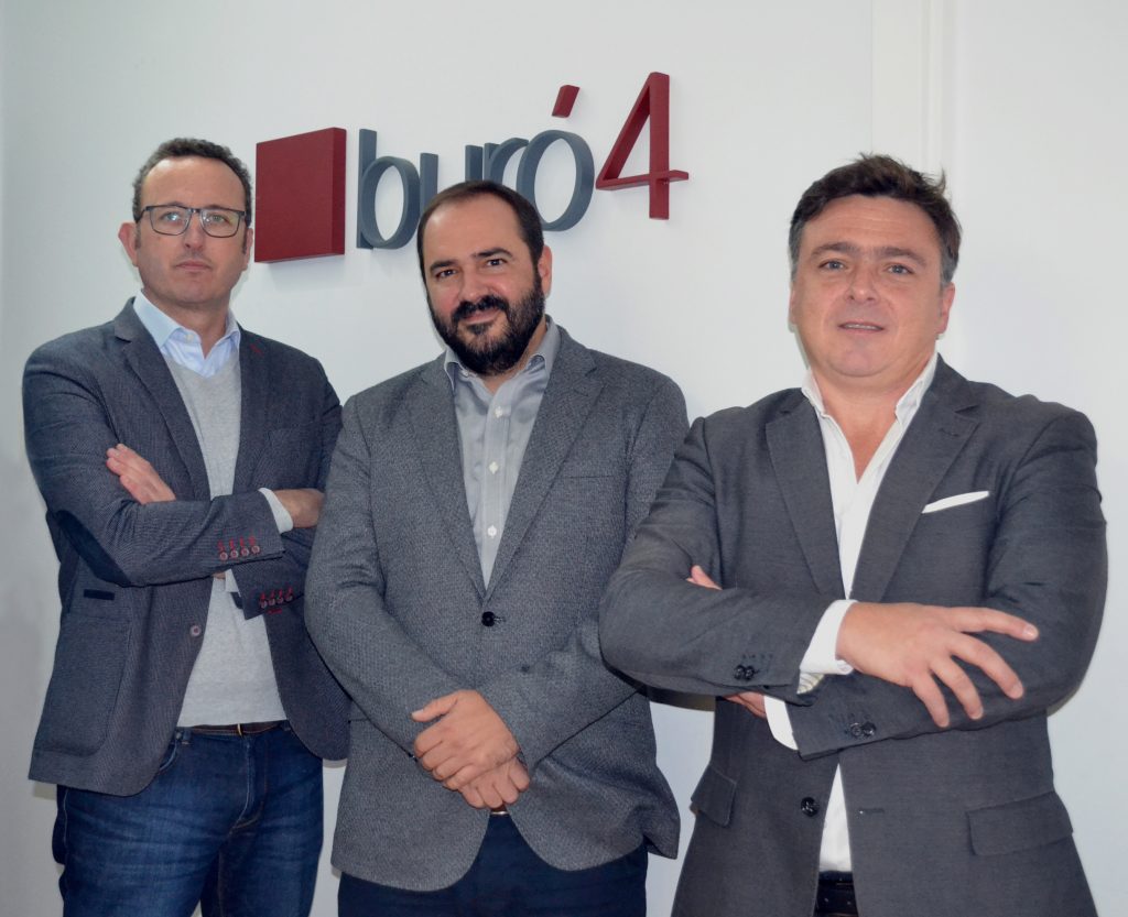 La revista ‘Andalucía Inmobiliaria’ entrevista a los socios de Buró4 con motivo del 15º aniversario de la firma